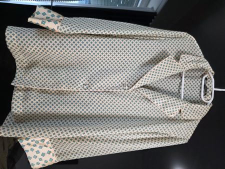 Zara Satinblazer / Bluse im Pyjama-Stil – Geometrisches Must
