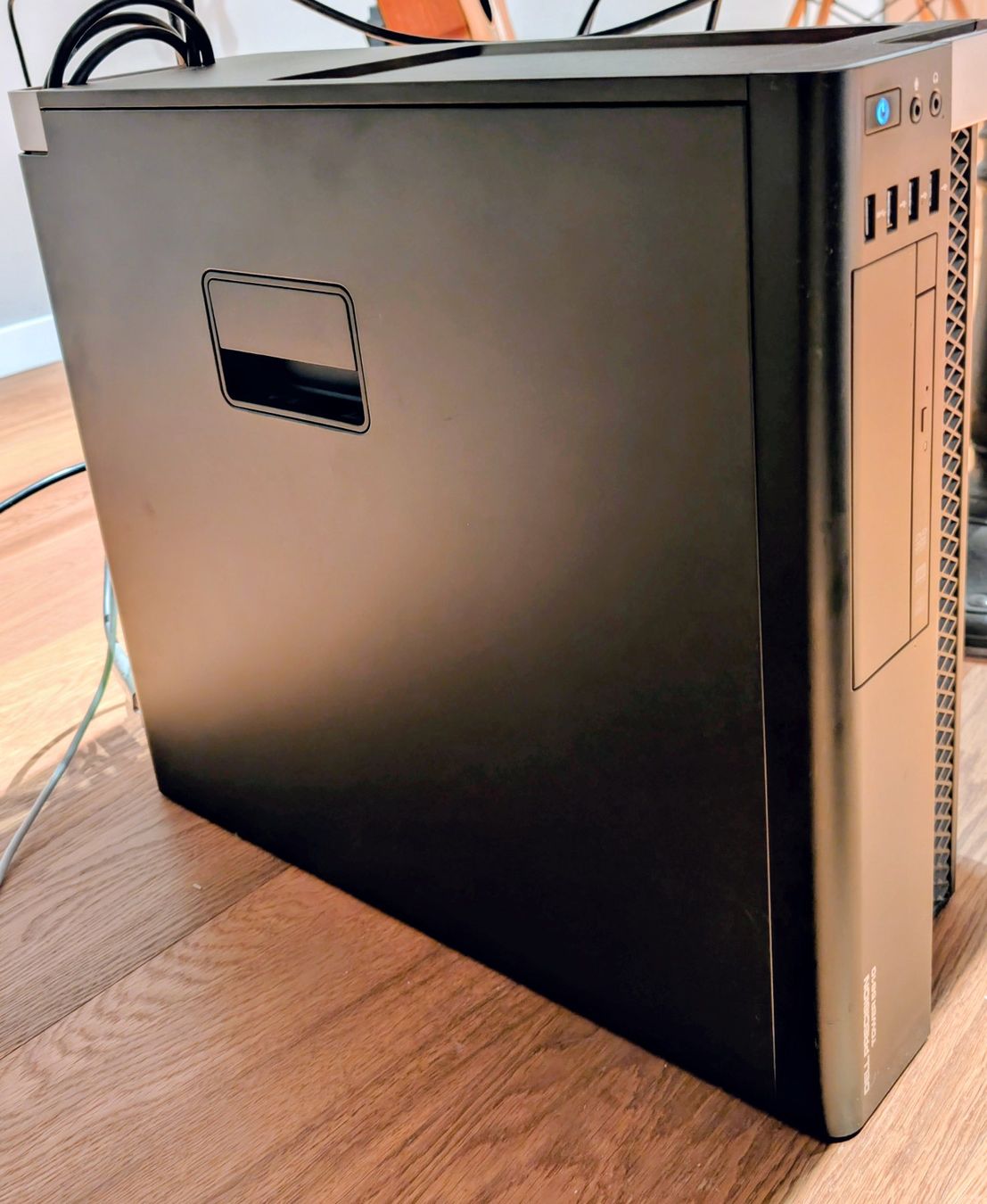 Dell PC: Dell Precision 5810 Tower Workstation und 2 Monitore 24" – Usato da Sissach venduto da Dshock0 2