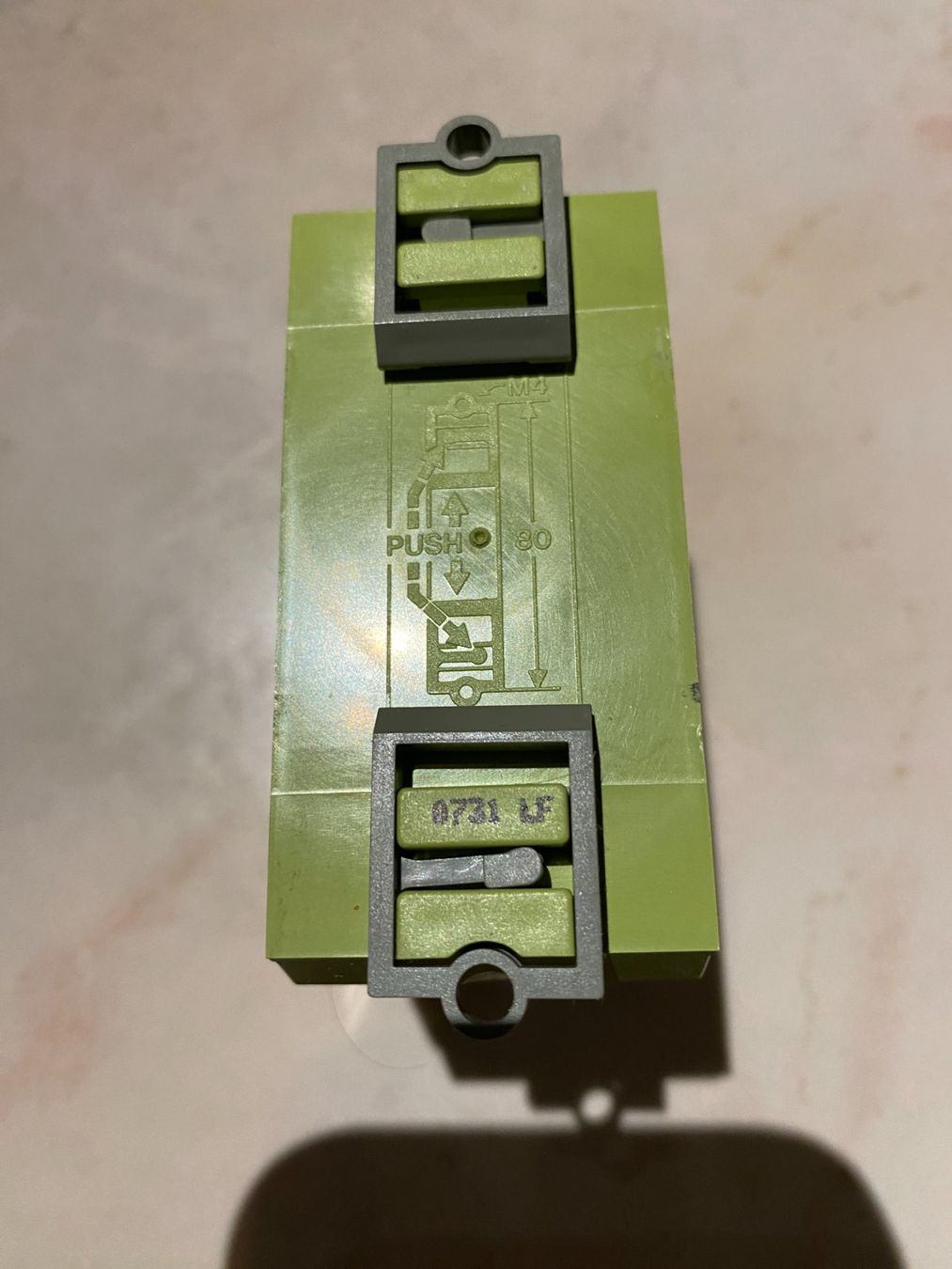 Elektronikbauteile: Comat A333-DC12V – Gebraucht aus Biel/Bienne von tictac2002 2