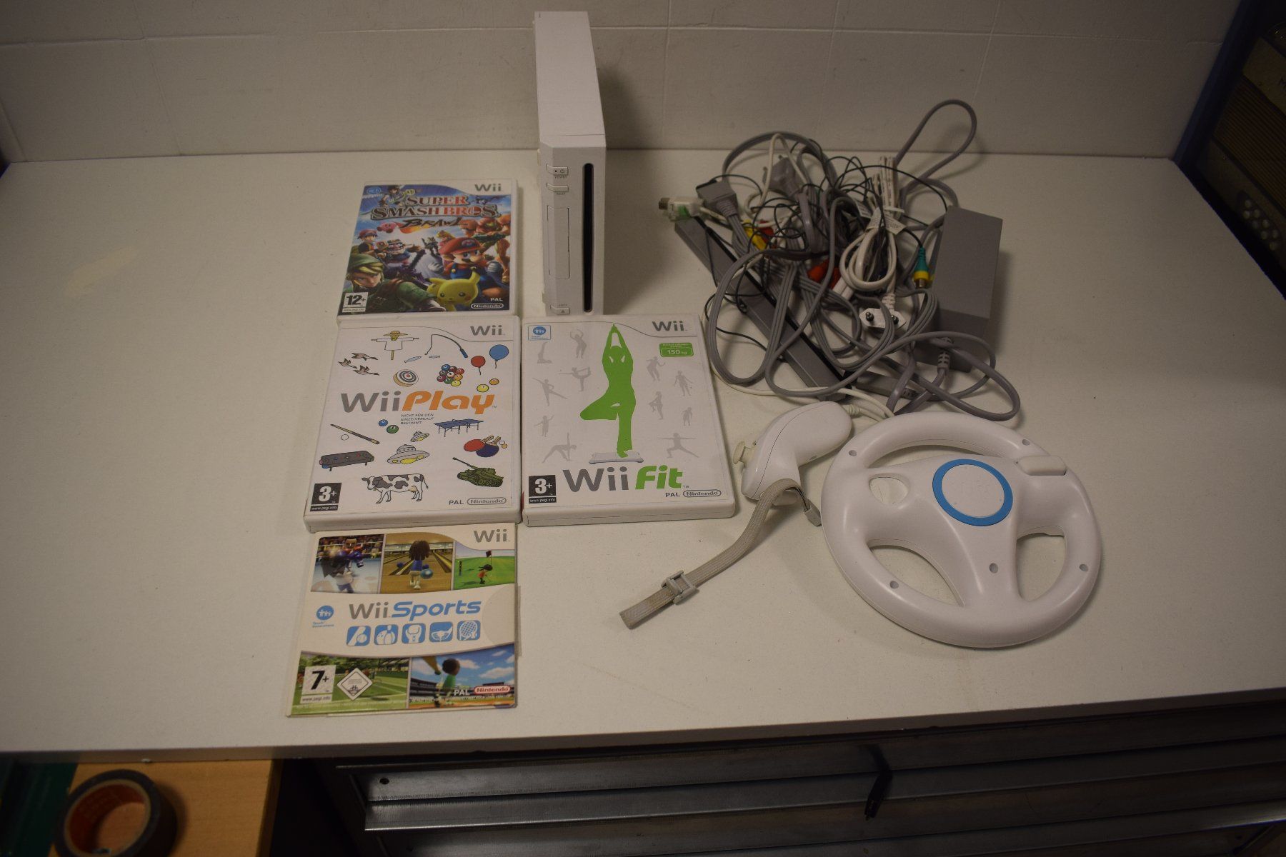 Konsolen: Konsole Wii mit Spiele, Lenkrad... – Gebraucht aus Zürich von Brockito 1