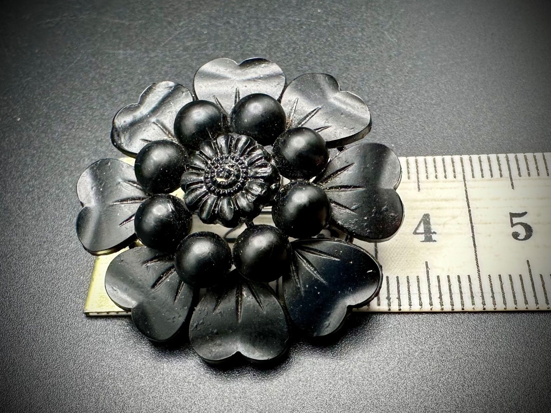 Spille & Fermagli: Schöne Brosche mit Blume, schwarz, Vintage. – Usato da Lamone venduto da LaCantinaMagica 6