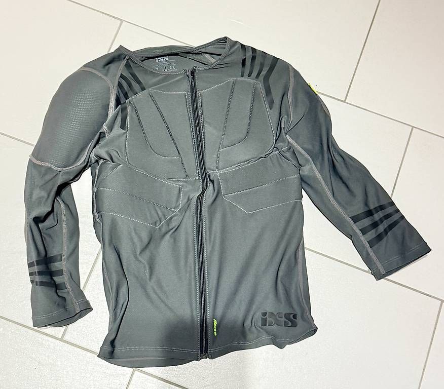 Protezioni & Imbottiture: iXS Trigger Upper Body Protective  MTB Protektorenjacke – Usato da Niederscherli venduto da tom_66nk 2