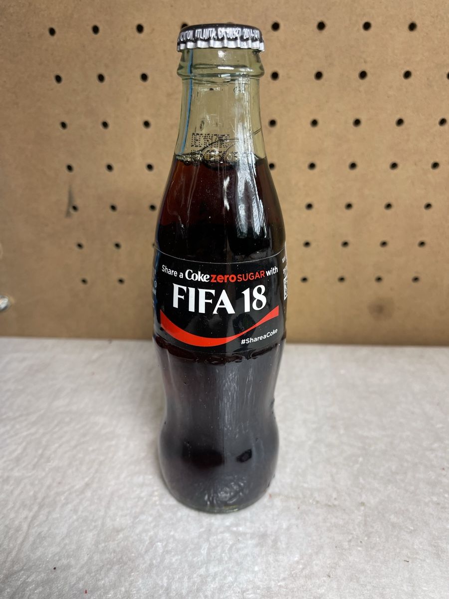 Sonstiges Geschirr & Gläser: FIFA 2018 Coca-Cola Flasche limitiert Edition – Neu (gemäss Beschreibung) aus dietikon von fernando011