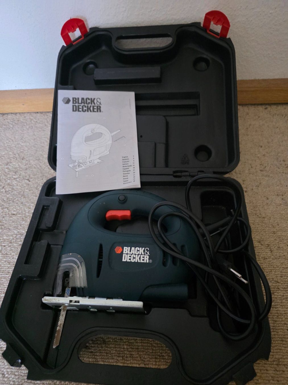 Scies: Black & Decker Stichsäge CD301 307W Type 1 – D'occasion à Richterswil par adora88
