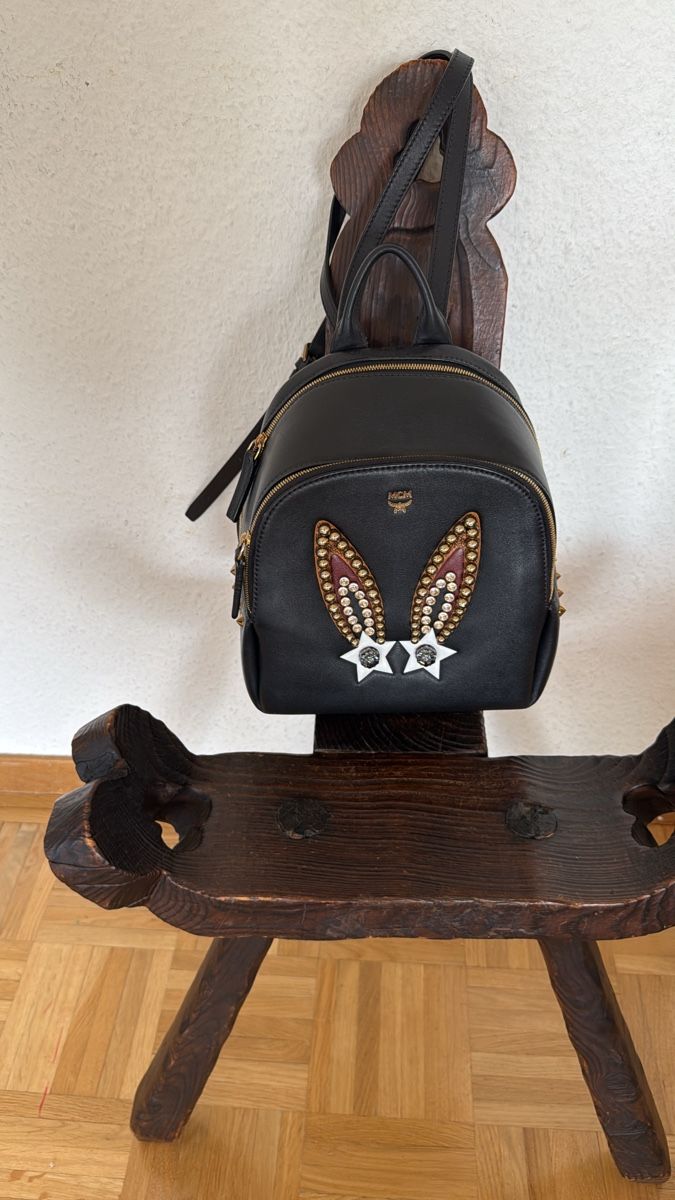 Mcm Sacs à dos: MCM Stark Rabbit Backpack Black Leather — Great Condition! 5 – Neuf (Voir description) à Versoix par pen_6hgs