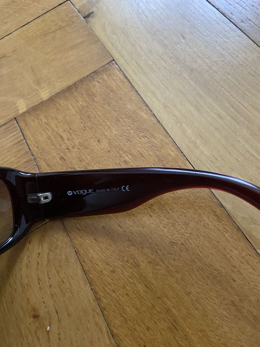 Vogue Brillen & Gläser: Sonnenbrille Vogue Braun Rot – Gebraucht aus Bern von Chunny 2