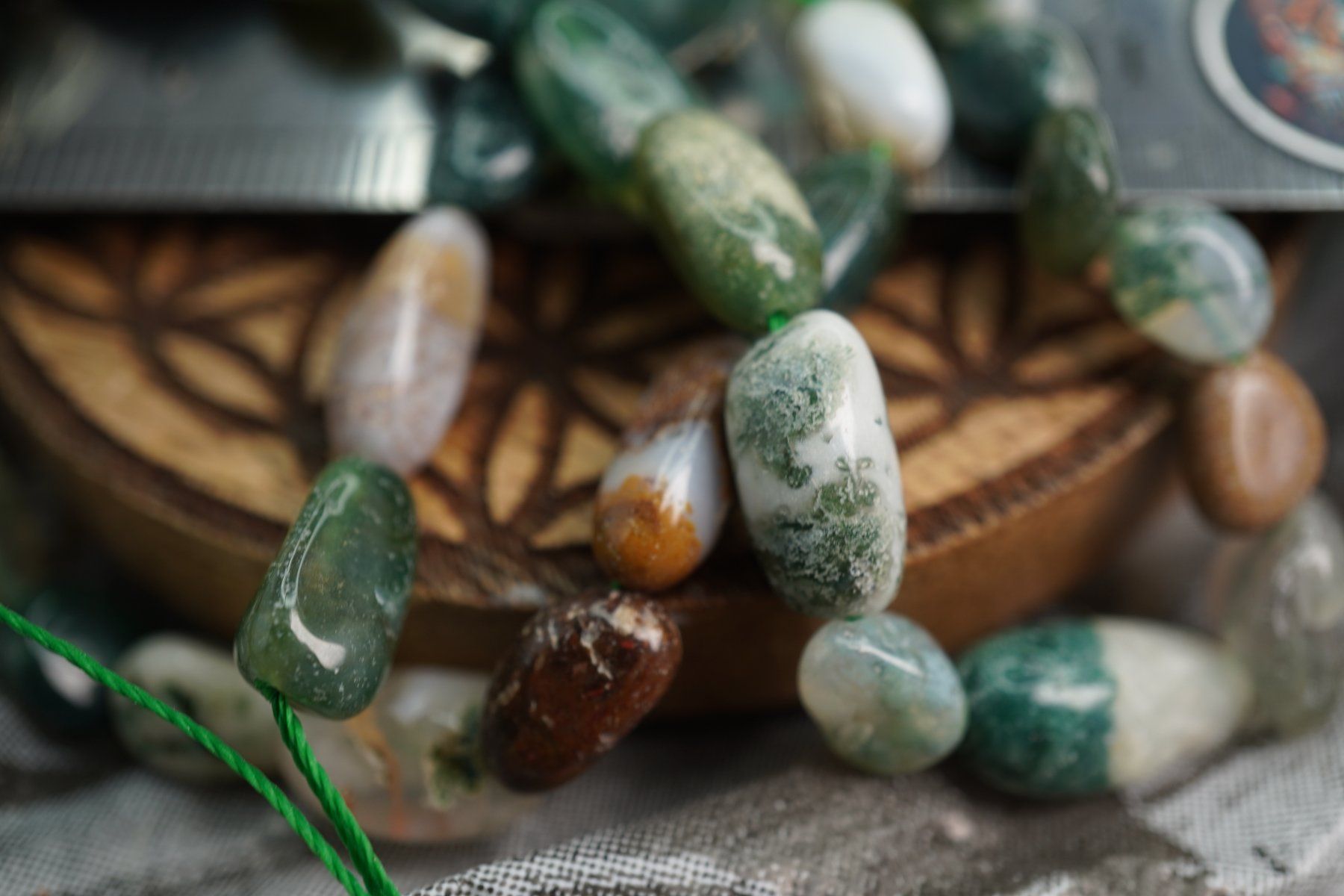 Catenine: Moosachat    Nugget   Strang    ab  1.-     Räumung – Nuovo e nell'imballaggio originale da Eschenbach SG venduto da topstone 7