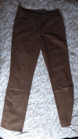 Schöne leichtere  Damen Hose  Gr 42 Bund 42cm Brax Sport