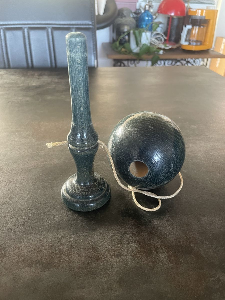 Spielzeuge: Ancien Jouet Bilboquet – Gebraucht aus Vallamand von Bricbracbroc82 3