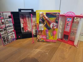 Barbie mit Regenbogen Haaren, Schuhautomat, Kleiderschrank