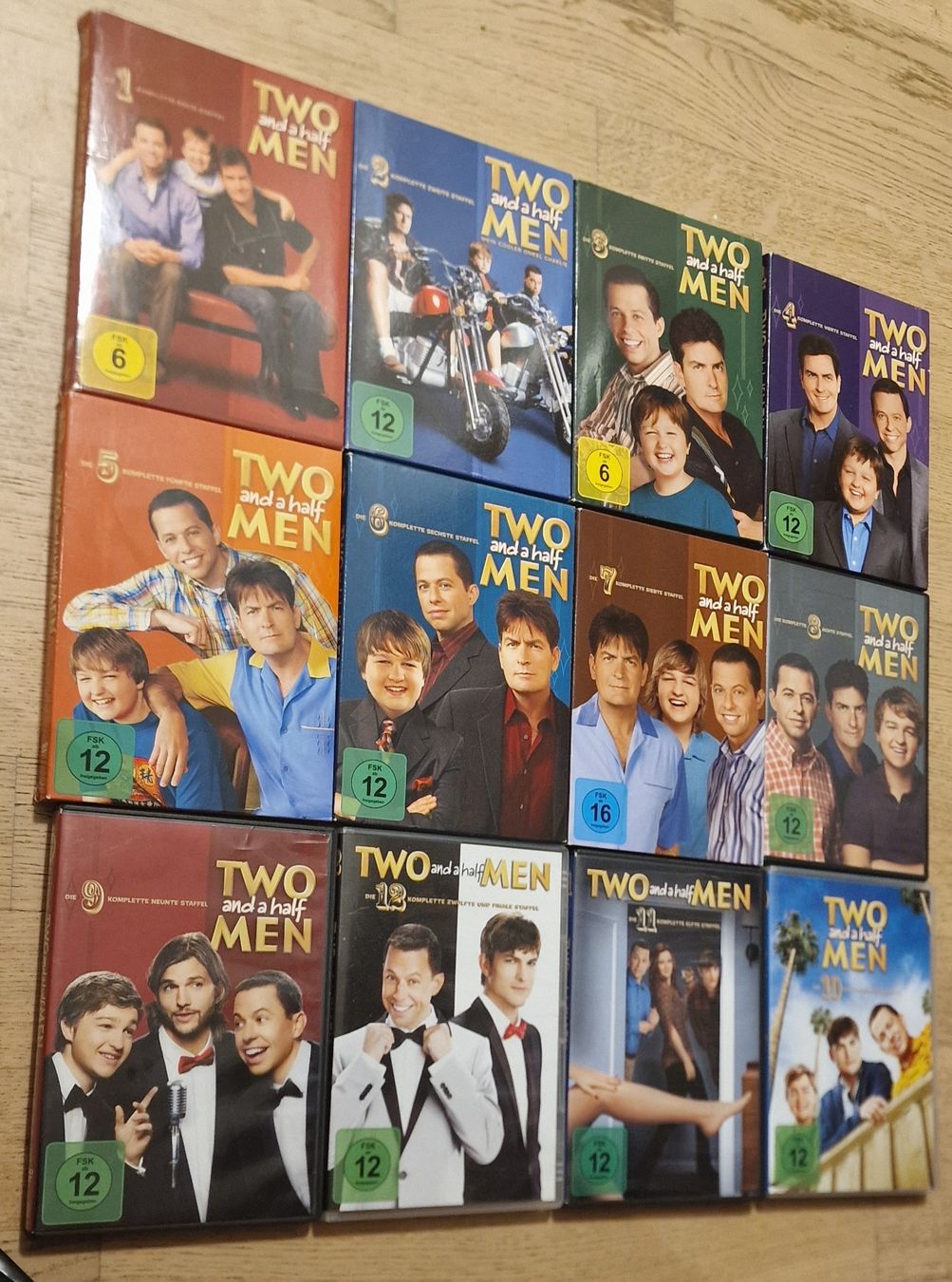 Tous les DVDs: Two and a Half Men DVDs komplette Staffeln 1-12  – D'occasion à Arbon par sar_l7ll 1