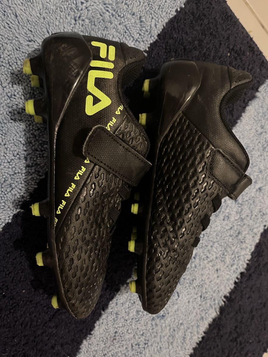 Fila Schuhe für Jungen: Fussball Schuhe (Cleats) Grösse 33 – Gebraucht aus Uster von dod_h6nw 2
