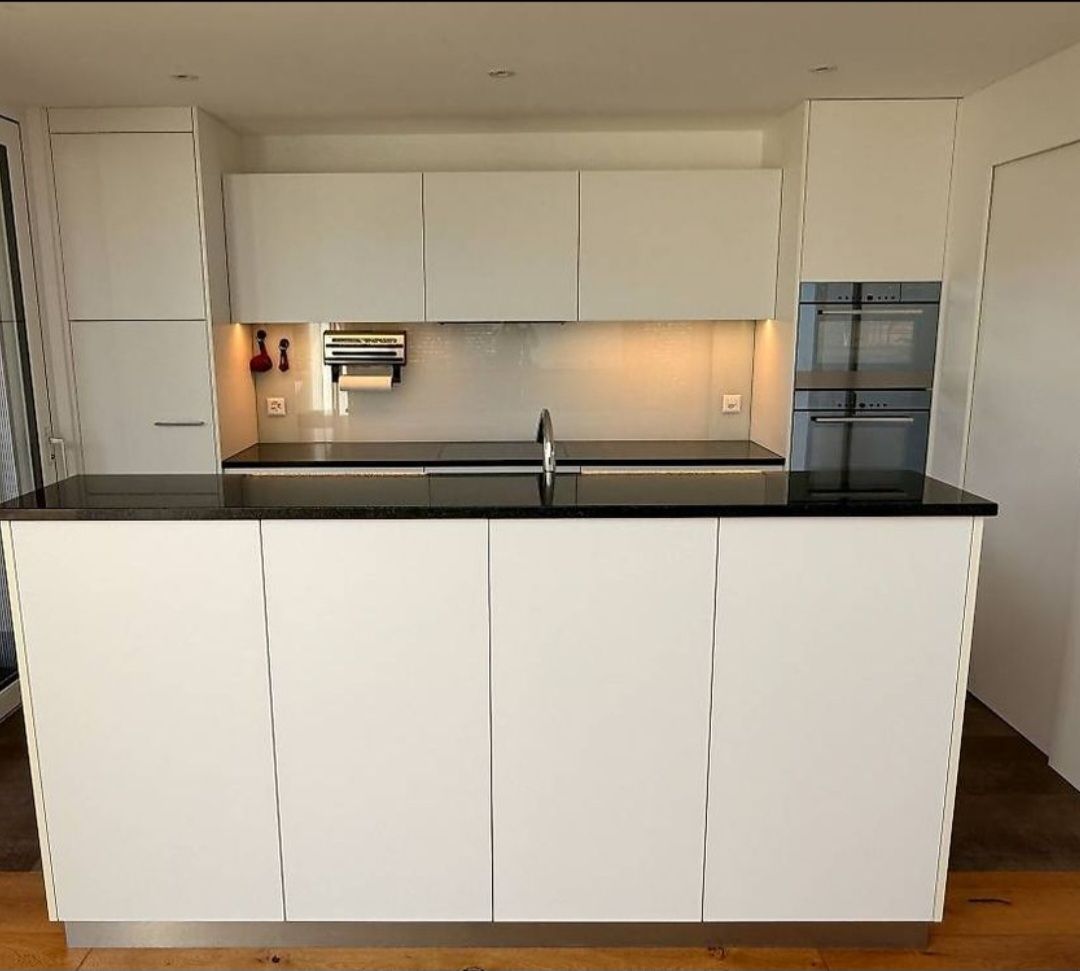 V-Zug Cucine complete: Moderne Schweizer Einbauküche mit hochwertigen Geräten  – Usato da Zunzgen venduto da Fleksi 4