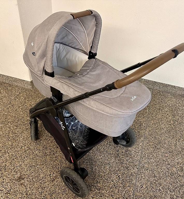 Joie Carrozzine: Joie Kinderwagen Babywanne – Usato da Bern venduto da ver_mp5k