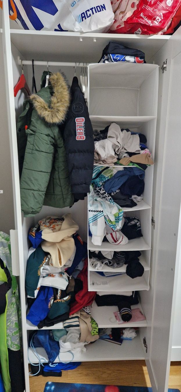 Ikea Schränke: Kleiderschrank 3-türig – Gebraucht aus Effretikon von American_Sportswear 2
