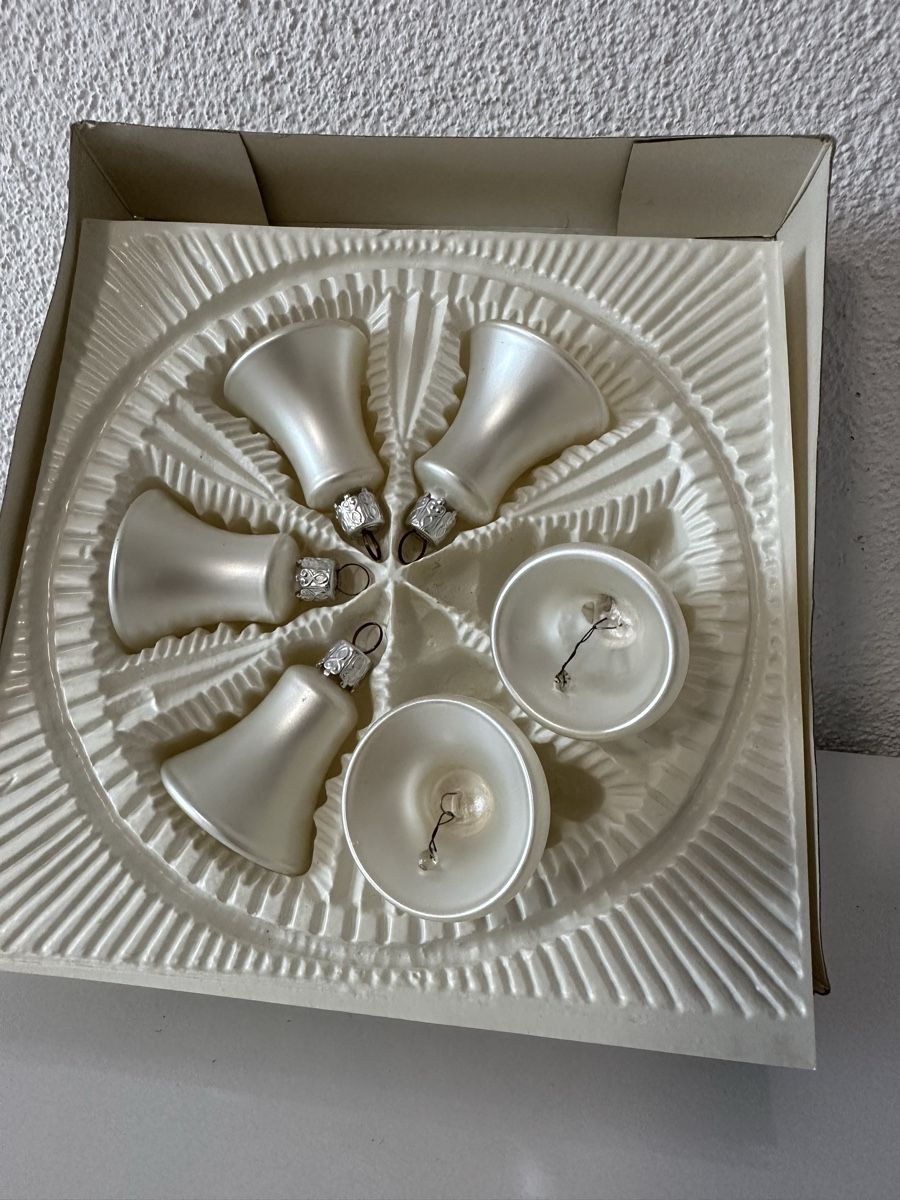 Tutte le decorazioni: Weisse Vintage Glocken Weihnachtskugeln – Usato da Oberentfelden venduto da vilibrand 1