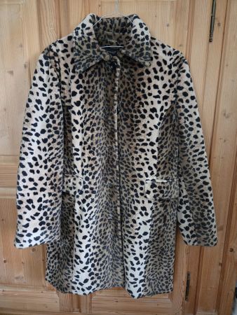 Mantel Essentiel Leopardenmuster Grösse 46