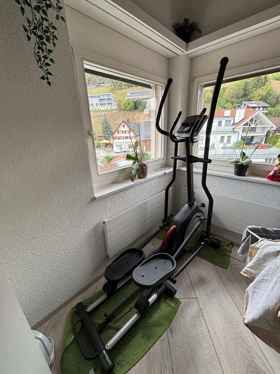 Finnlo Hometrainer: FINNLO EF90 BT Crosstrainer – Gebraucht aus Balgach von Dam123 1