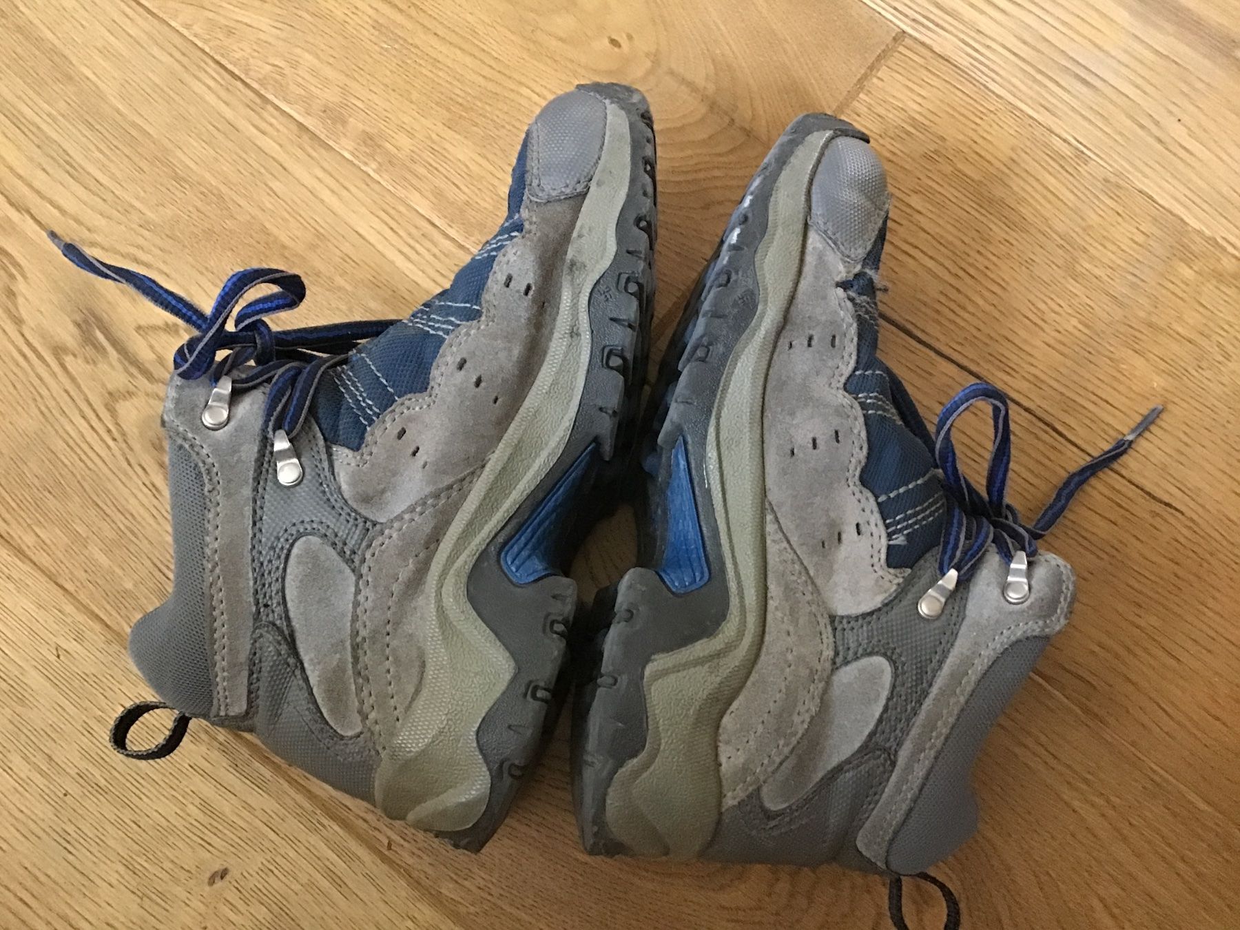 Columbia Schuhe für Jungen: Columbia Wanderschuhe Gr.34 – Gebraucht aus Rotkreuz von GerberaSpider08 2
