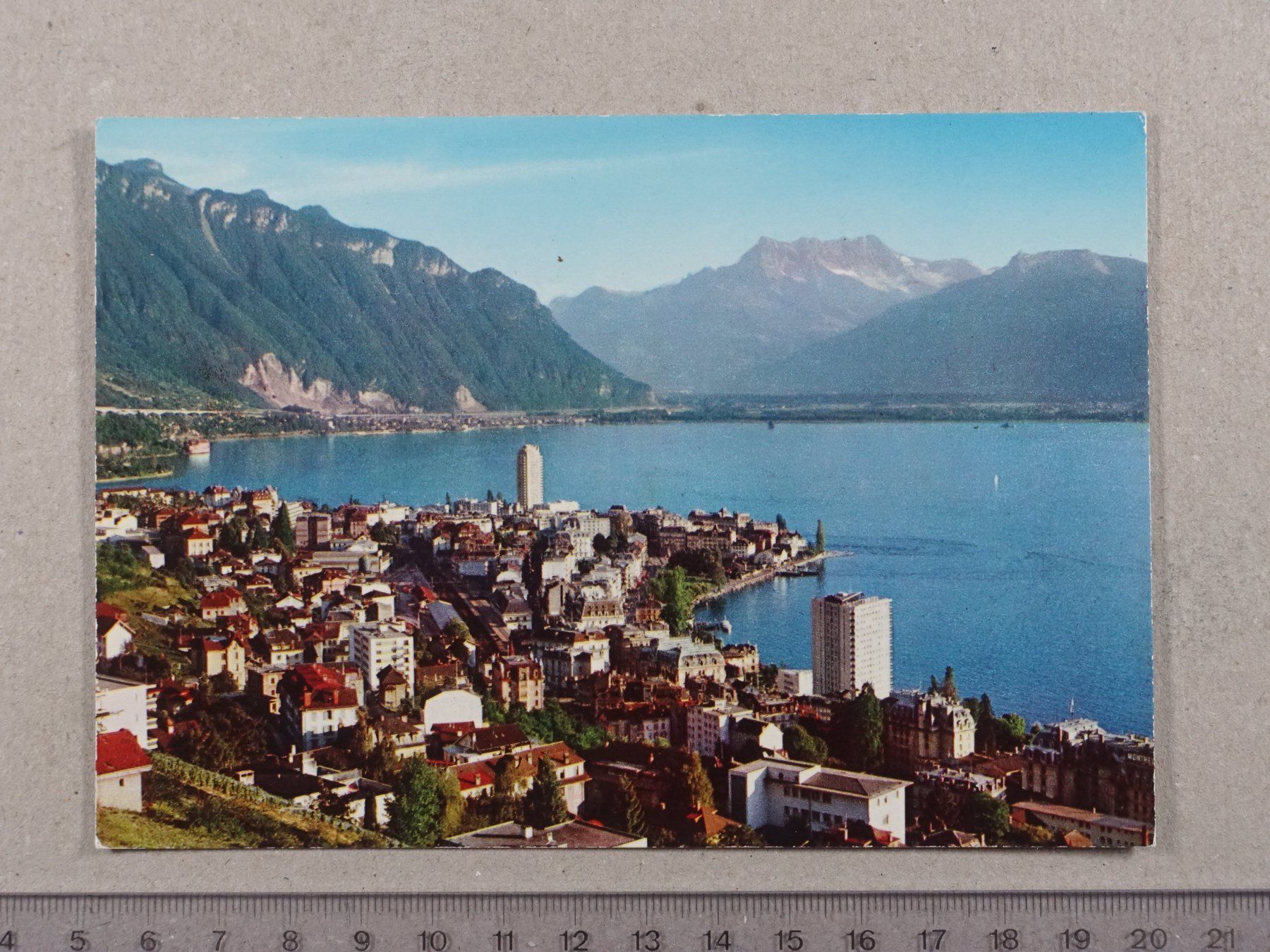 Cartoline postali: Montreux – Usato da Lenzburg venduto da fh1