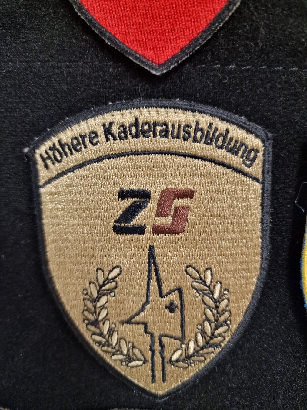 Schweizer Armee Plaketten & Abzeichen: Original Armee Badge höhere Kaderausbildung – Gebraucht aus Villmergen von Markus_Selina_Store