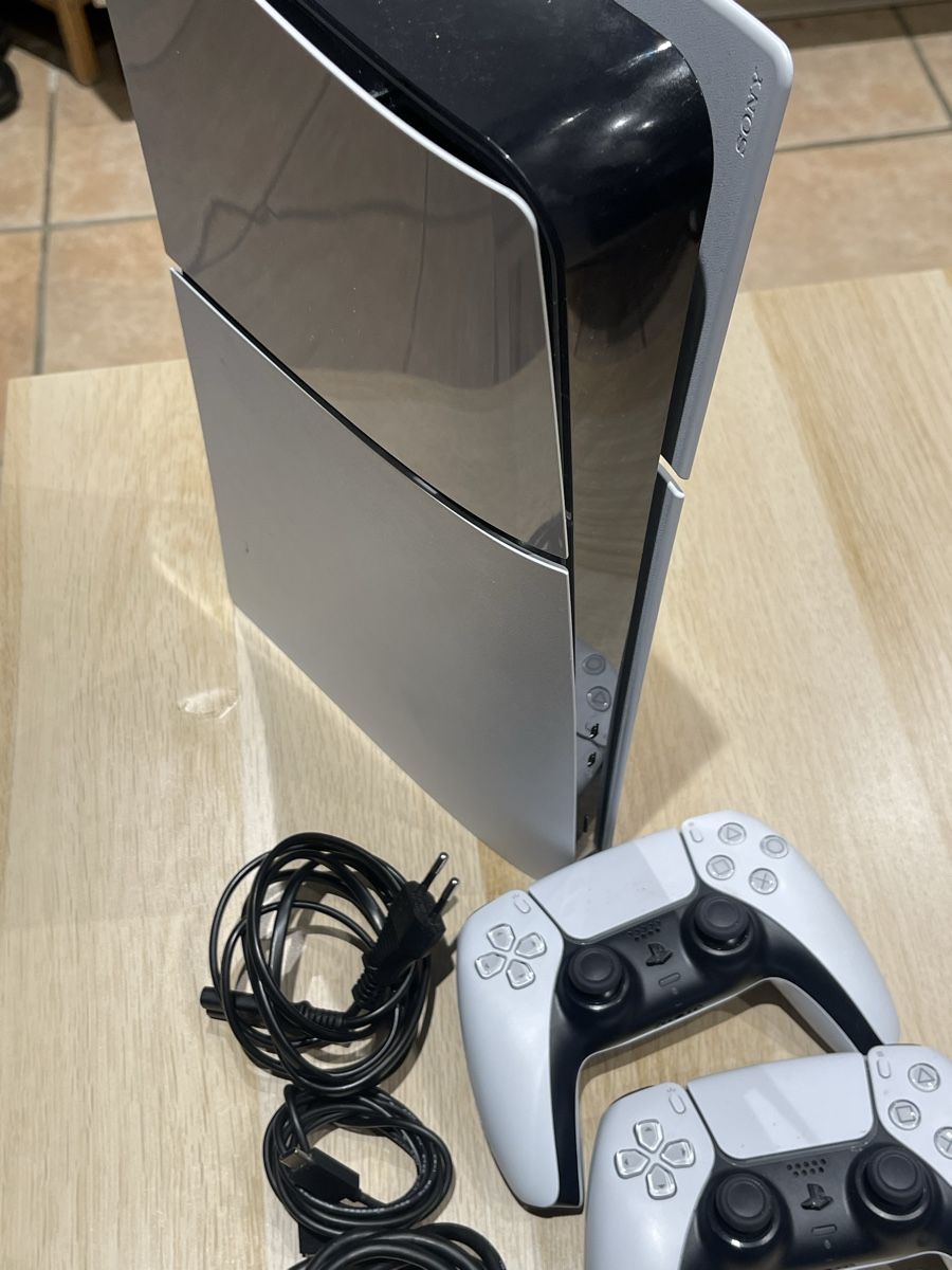 Sony Controller: SONY PLAYSTATION 5, AVEC 2 MANETTES, – Usato da Biel/Bienne venduto da ML31 2