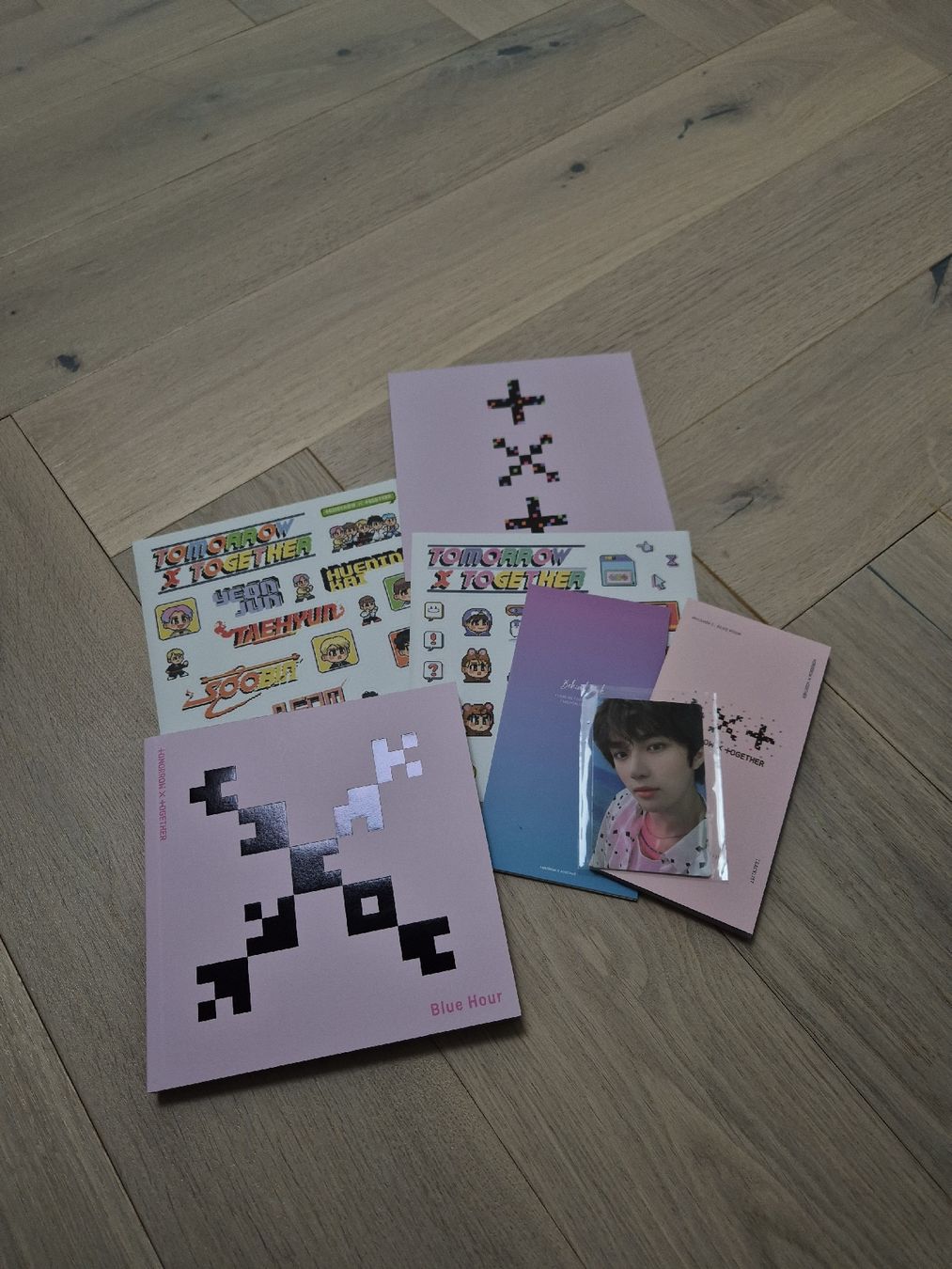 CDs: TXT - Blue Hour – Neu (gemäss Beschreibung) aus Beinwil am See von noeliaz14 1