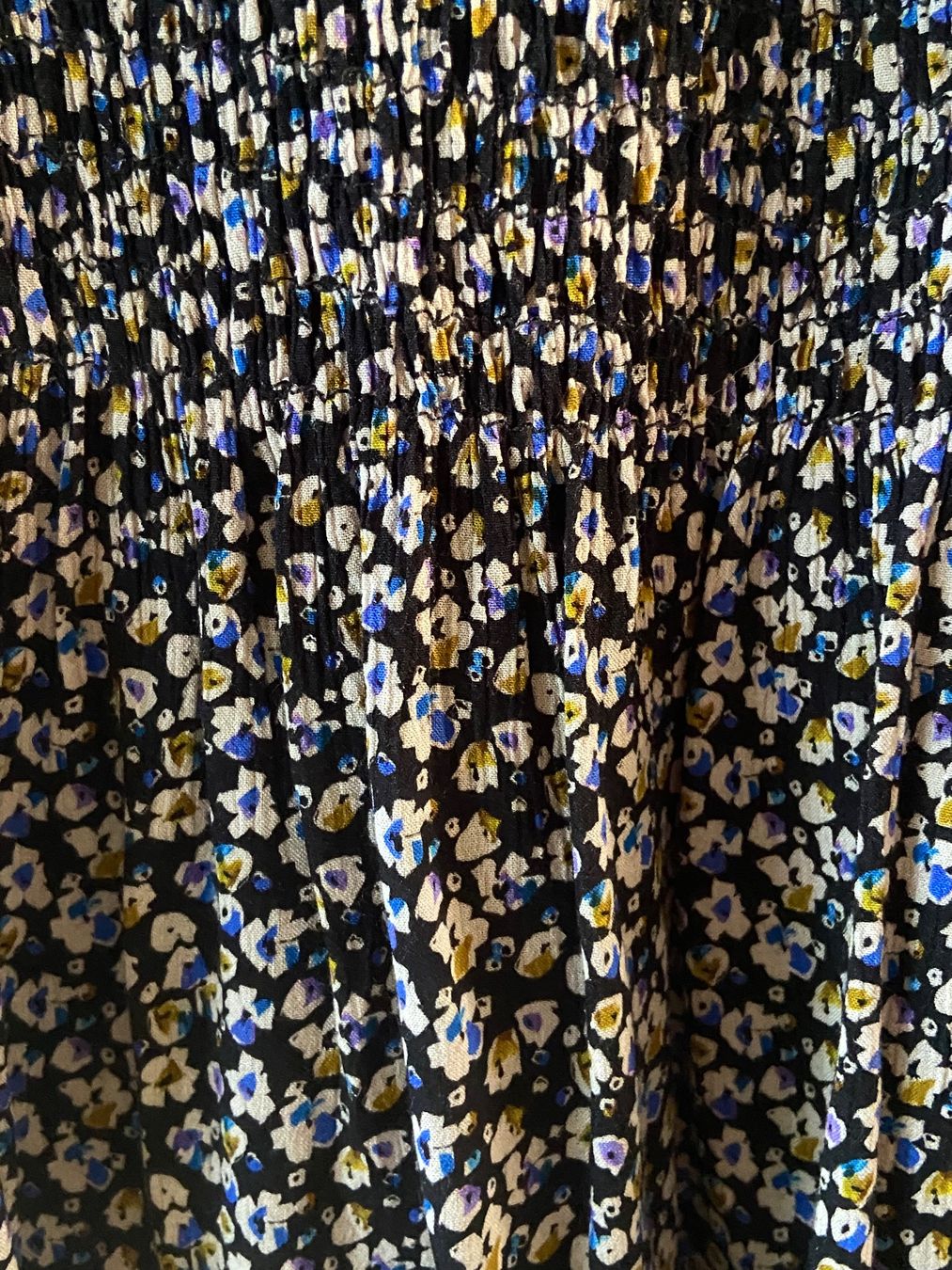 Caroll Gonne: CAROLL Jupe smocks imprimée fleurs 38/40 – Nuovo (secondo la descrizione) da Genève venduto da kik_8jd6 3