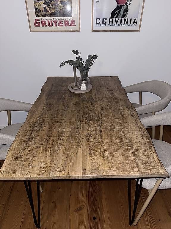 Tables: Esstisch 140 cm – Neuf avec emballage d'origine à Boltigen par evelyne.bieri20 1