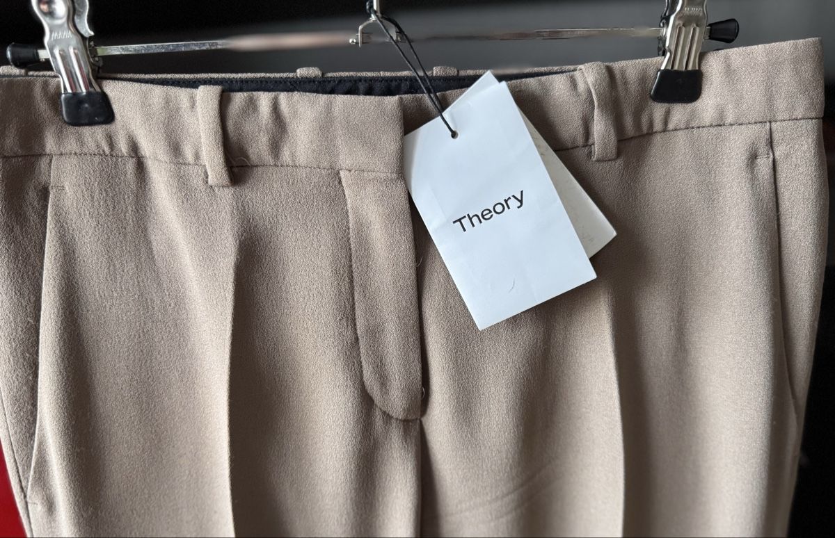 Theory Hosen: Theory Business Hose, Grösse 34 – Neu (gemäss Beschreibung) aus Wilderswil von Renaissance1 1