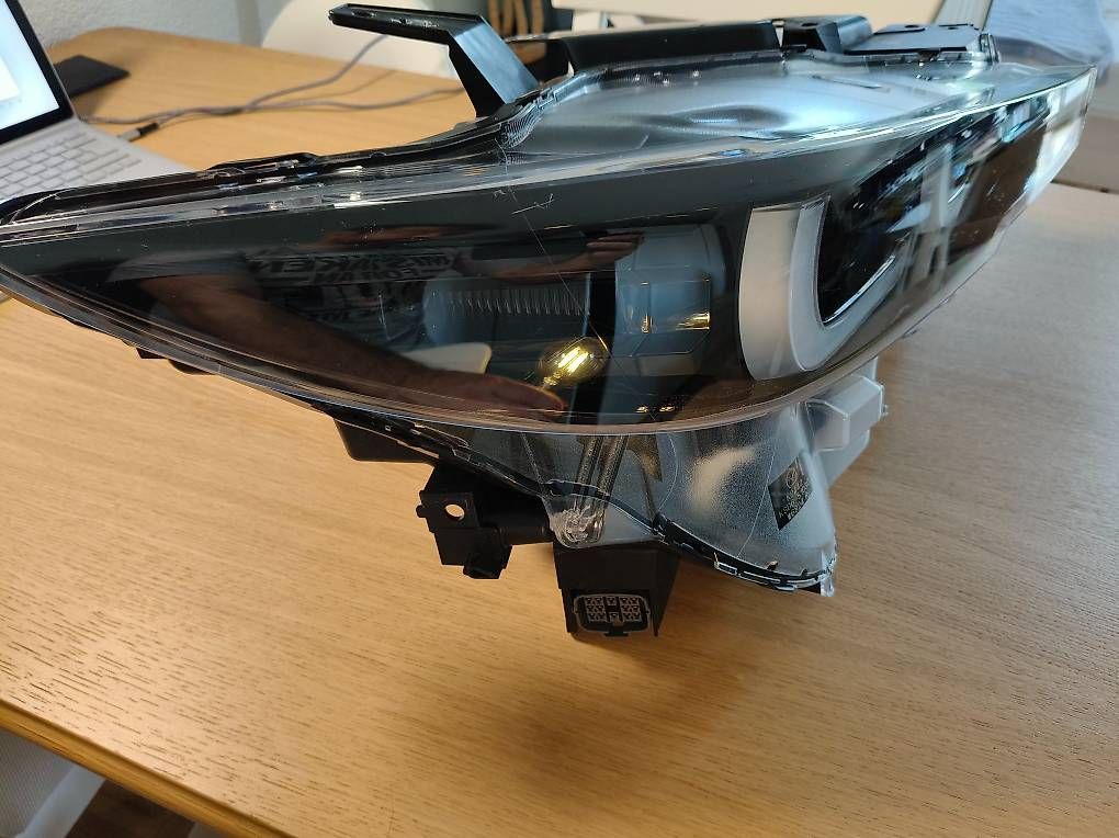Mazda Fari: Frontscheinwerfer Mazda Cx-5 - KSD6-51030 Full LED Rechts – Difettoso da Zürich venduto da DonBodo 2