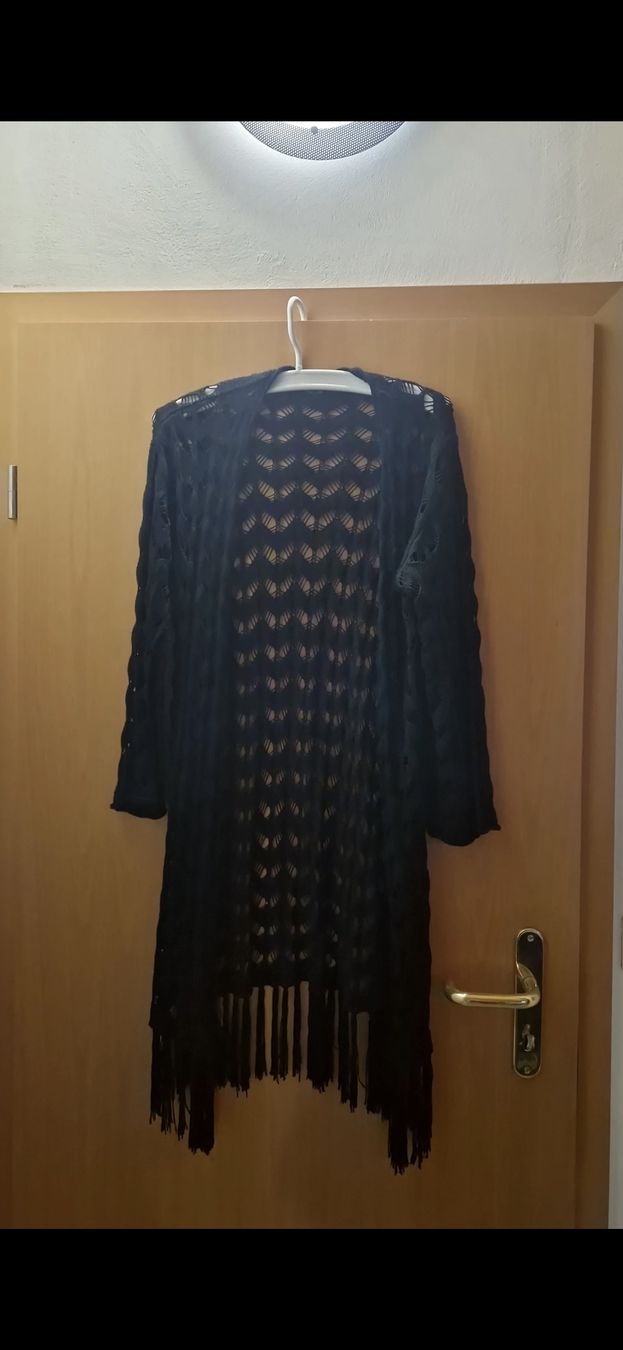 Vestes: Damen Strickjacke lang schwarz Grösse M Fransen – D'occasion à Bubendorf par ang_b829 1