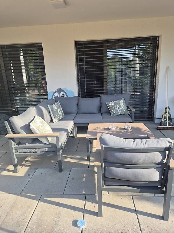 Sofas: Gartenlounge + Tisch – D'occasion à Worben par Ev.Ju93 3