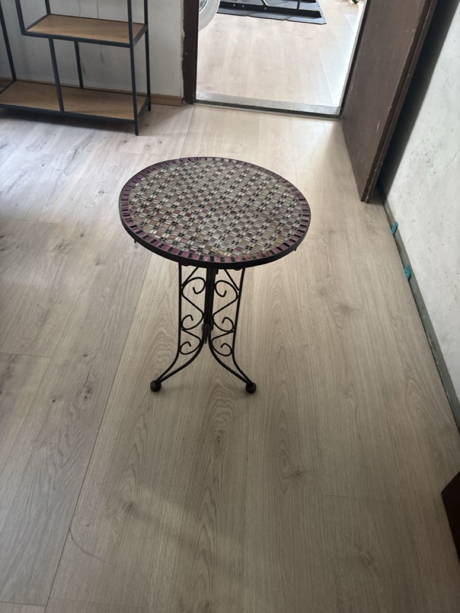 Tavoli: Mosaikregal Gartentisch aus Metall – Usato da Neuheim venduto da con_cqq7