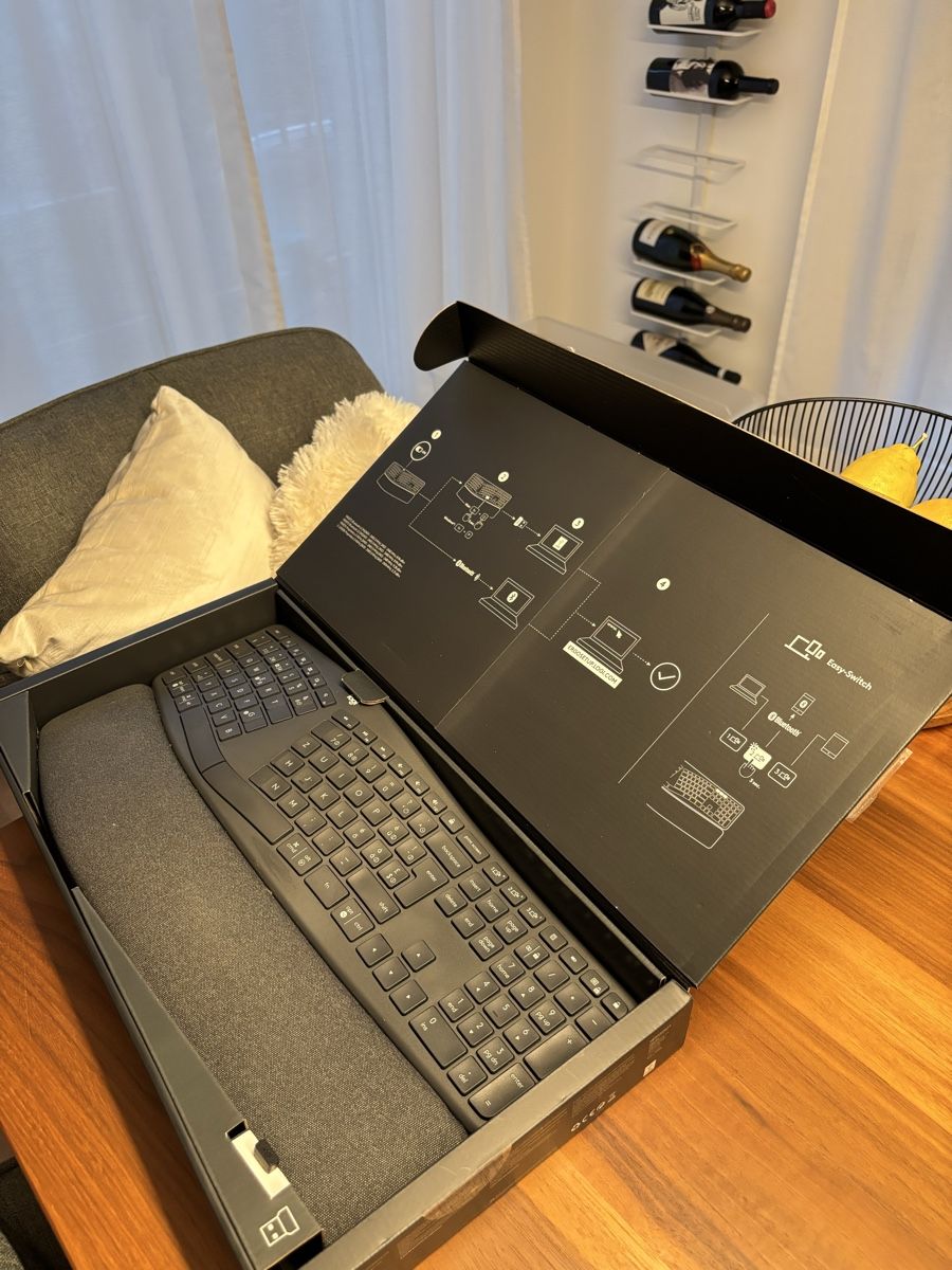 Logitech Tastiere: Logitech ERGO K860 Tastatur, kabellos – Usato da Zürich venduto da matt.messerli