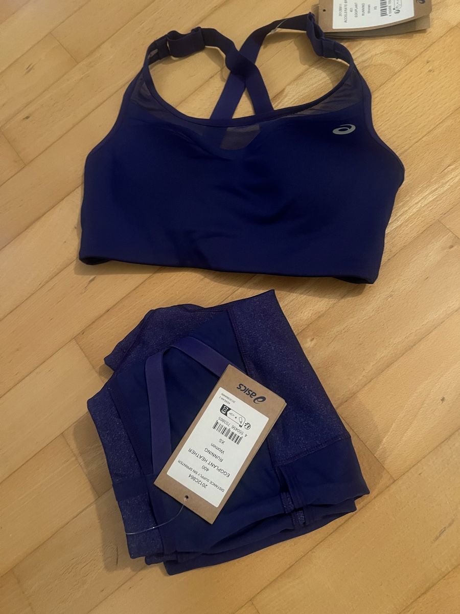 Asics Lotti di vestiti: Schöner jogging set bin asics :Neu – Nuovo e nell'imballaggio originale da Biel/Bienne venduto da RO19 3