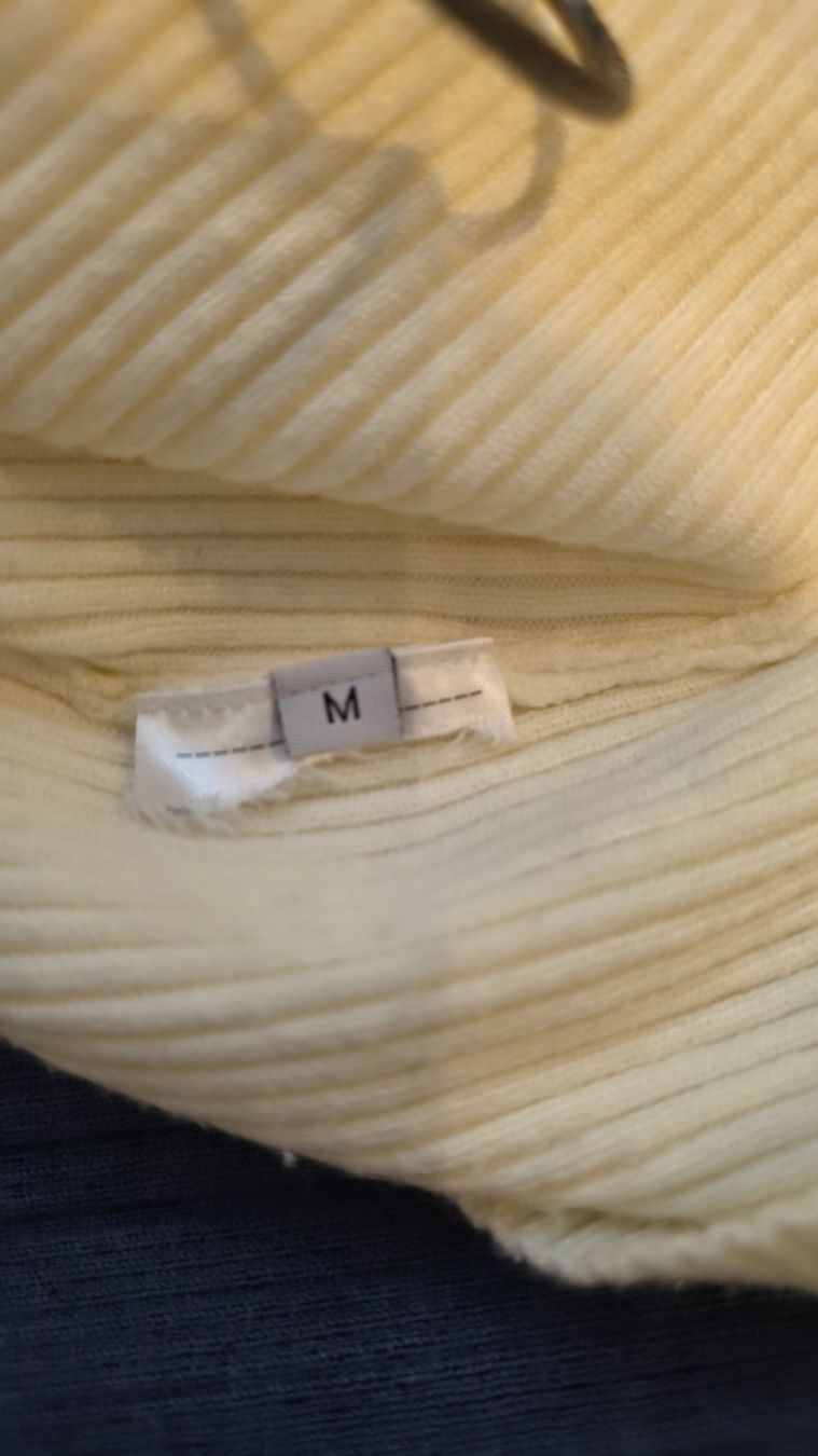 Guess Kleider: Guess Strickkleid – Gebraucht aus Wängi von Maelstrom 2