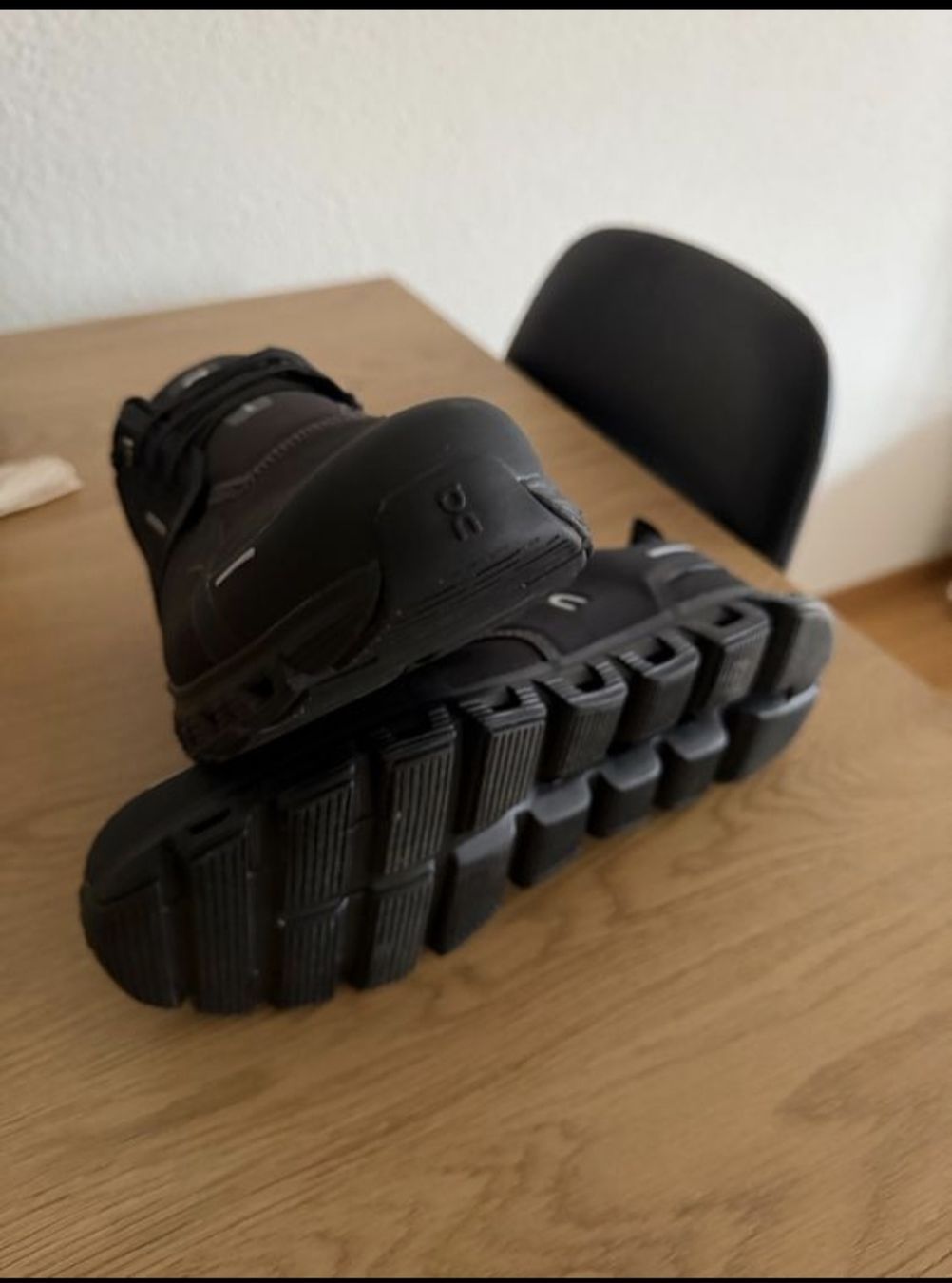 On Scarpe da uomo: On cloud 6, 42.5 EU ( waterproof ) – Nuovo (secondo la descrizione) da Gossau Zh venduto da A-Terrinha 2