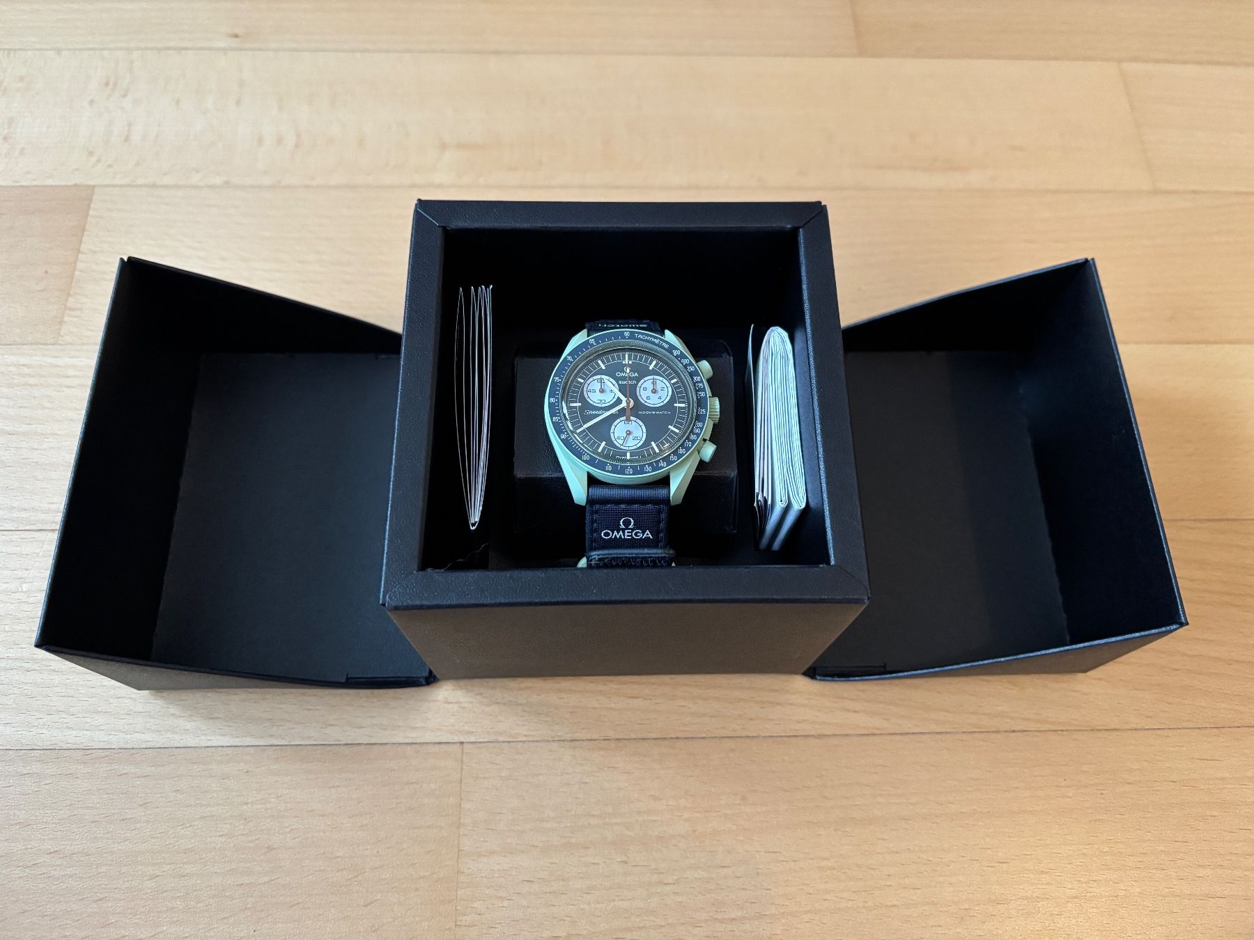 Swatch Orologi: MoonSwatch - Mission To Earth – Nuovo (secondo la descrizione) da Zürich venduto da fisadr90 2