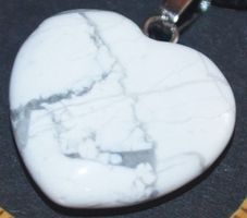 Halskette 4007 – Howlith Herz 20x20mm
