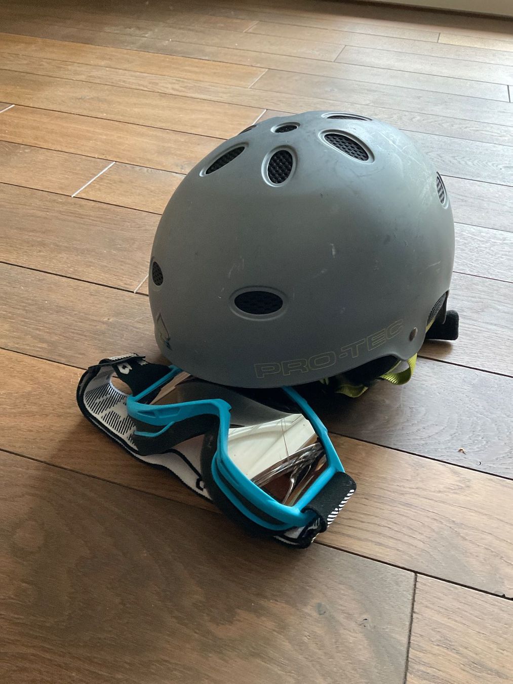 Caschi: Pro Tec Skihelm, für 10-14-jährige – Usato da Rapperswil SG venduto da Chriki0