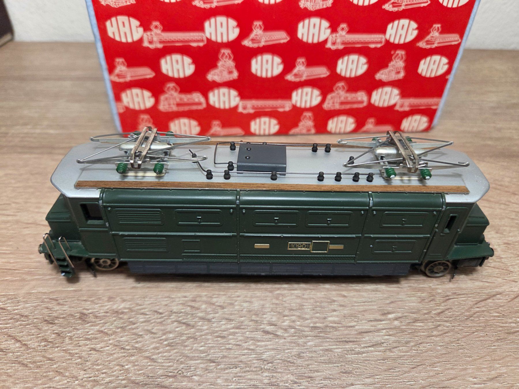 Hag Modellini di ferrovie: Hag 140 E-Lok Ae 4/7 SBB H0 (1) – Usato da St-Aubin-Sauges venduto da Lo_Go 4