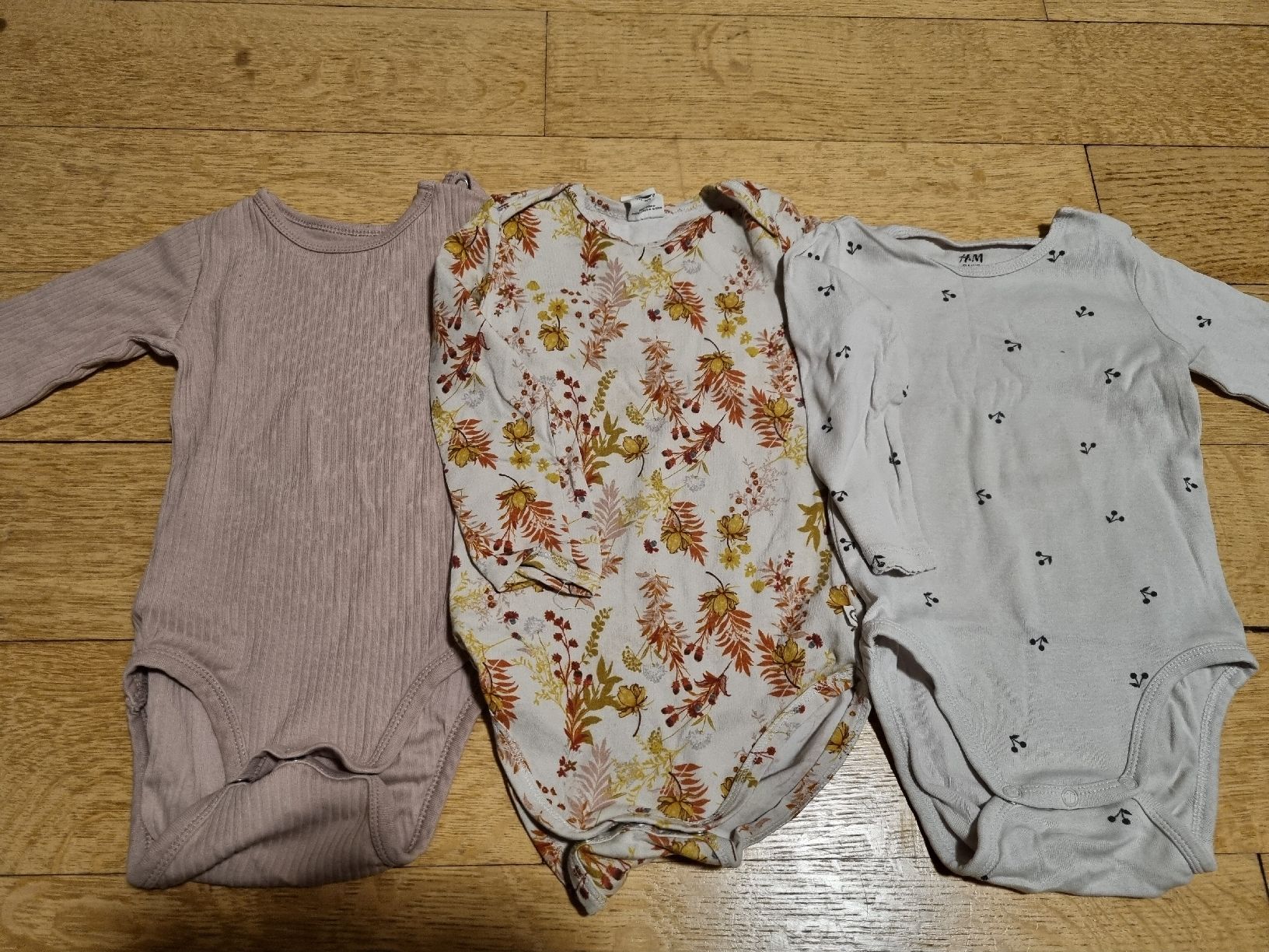Lotti & Set di vestiti: Schönes Mädchen-Kleiderpaket Gr. 80 – Usato da Chur venduto da urs_x8x8 5