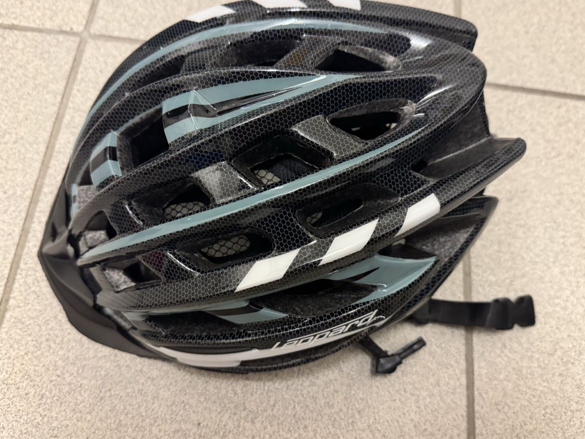 Caschi: Velohelm Leopard Grösse M guter Zustand – Usato da Zürich venduto da oase69