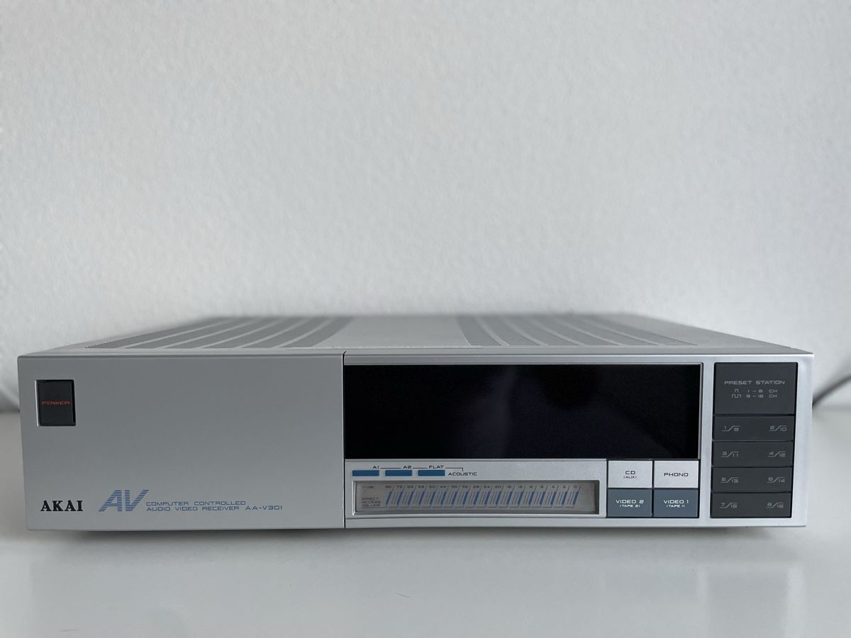 Akai Ricevitori: Akai AA V301 Reciever /Neuwertig – Nuovo (secondo la descrizione) da Freidorf TG venduto da acz_gv27