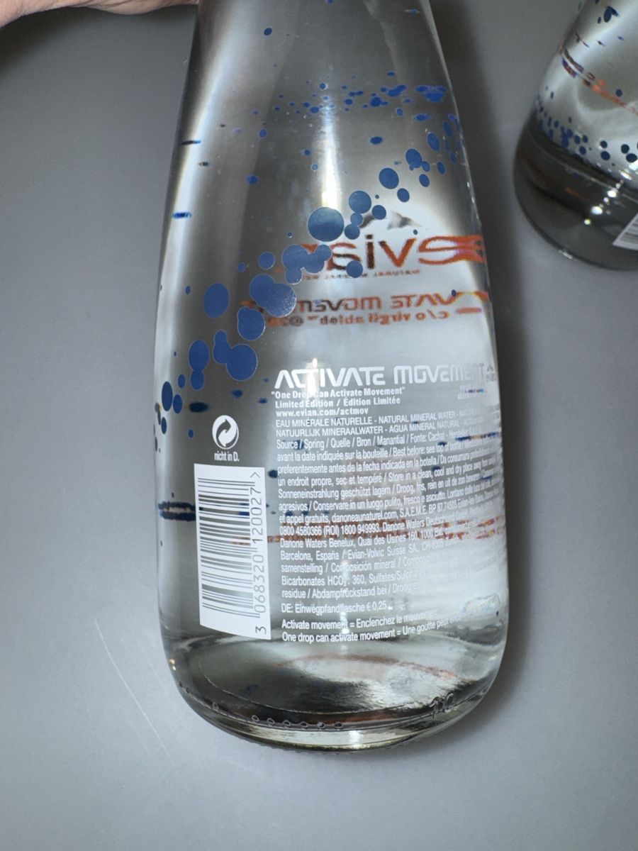 Borracce & Thermos: Evian Virgil Abloh 2020 Limitiert Ungeöffnet – Nuovo e nell'imballaggio originale da Gossau ZH venduto da Shaolin 2