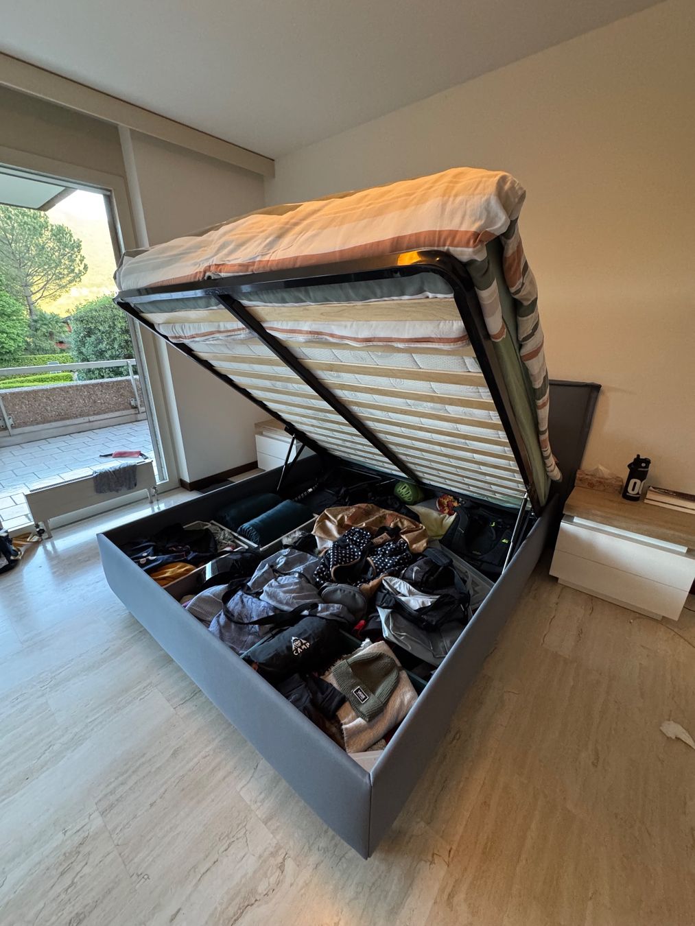 Letti: Letto con contenitore 160x180 – Usato da Montagnola venduto da Jonny_Lion 1