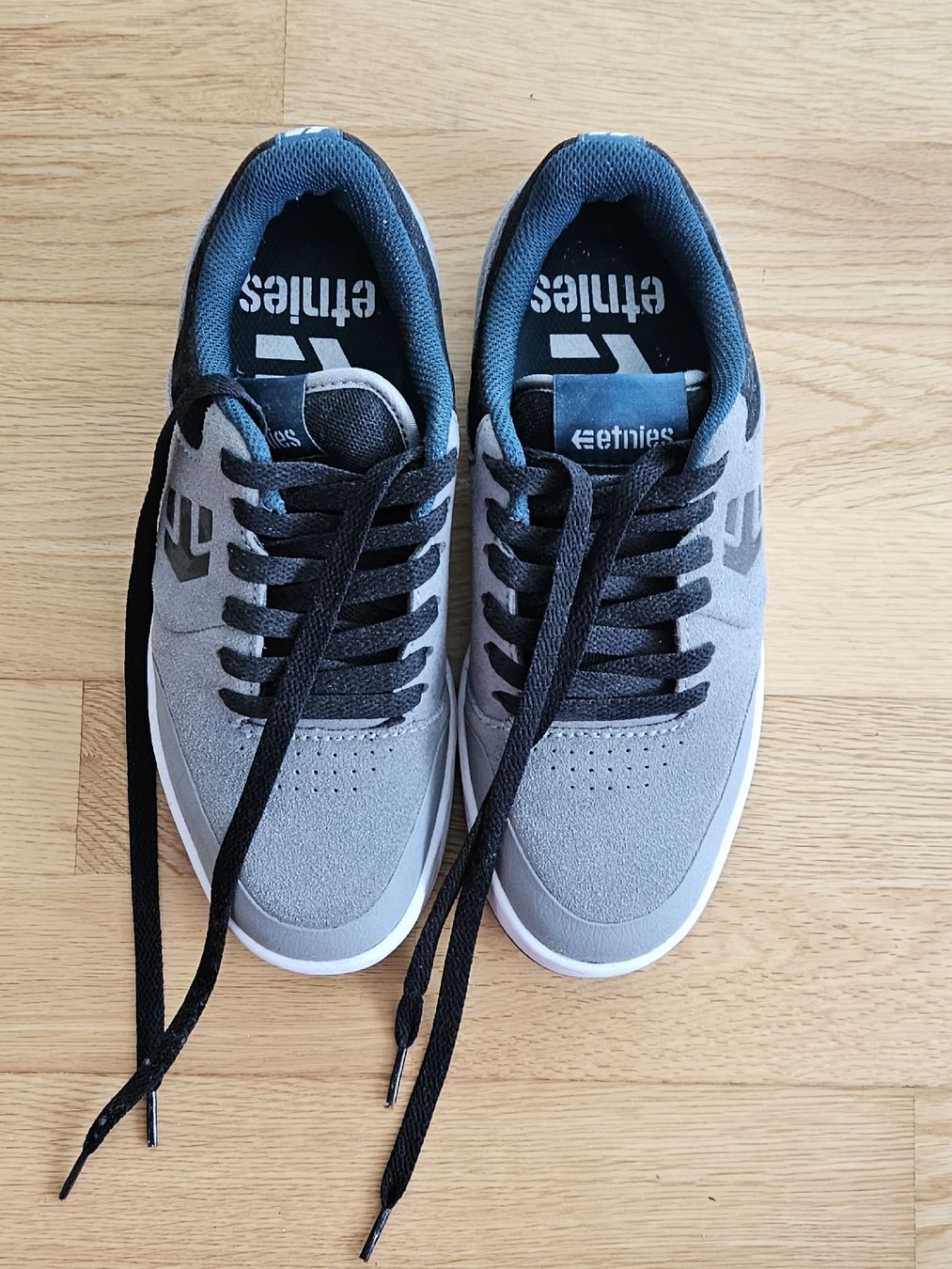 Etnies Herrenschuhe: Etnies Sneaker grau Grösse 37 – Gebraucht aus Bern von Sabulise
