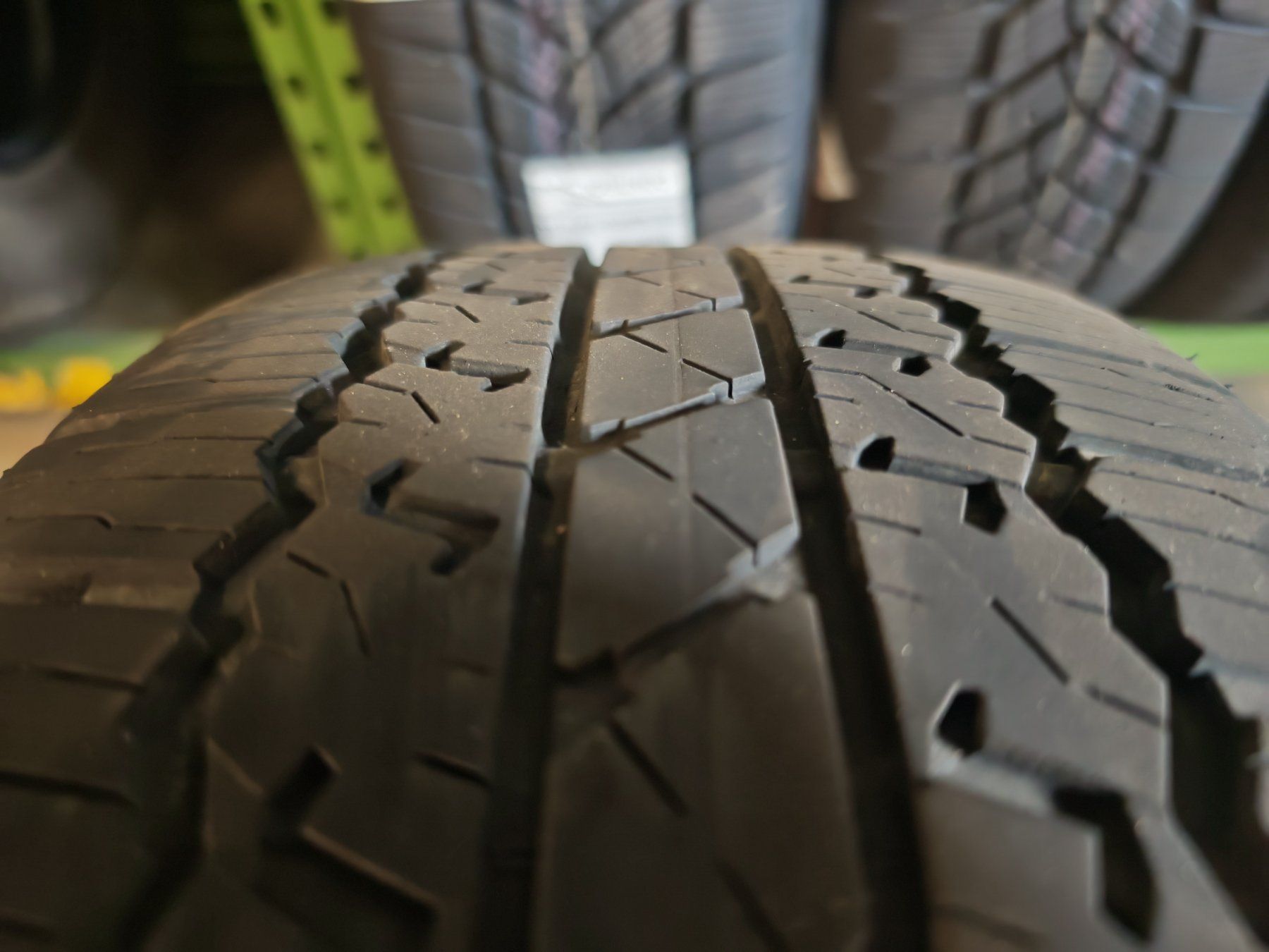 Pneumatici & Ruote complete: Bridgestone 265/65 R17 – Nuovo (secondo la descrizione) da Richenthal venduto da maenggi16 3