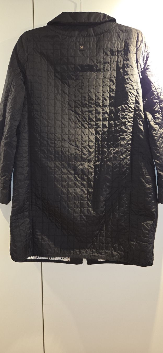 Max Mara Cappotti: Schwarze Steppjacke Weekend MaxMara Gr. 40/42  – Nuovo (secondo la descrizione) da Busswil BE venduto da Angy1974 3